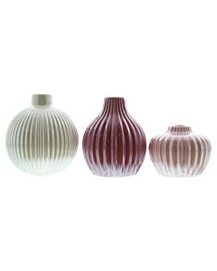 Petits vases élégants et raffinés en porcelaine à rainures, lot de 3